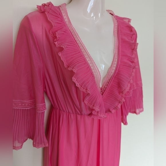 Vintage pink frilly nightgown dress small - Picture 6 of 11